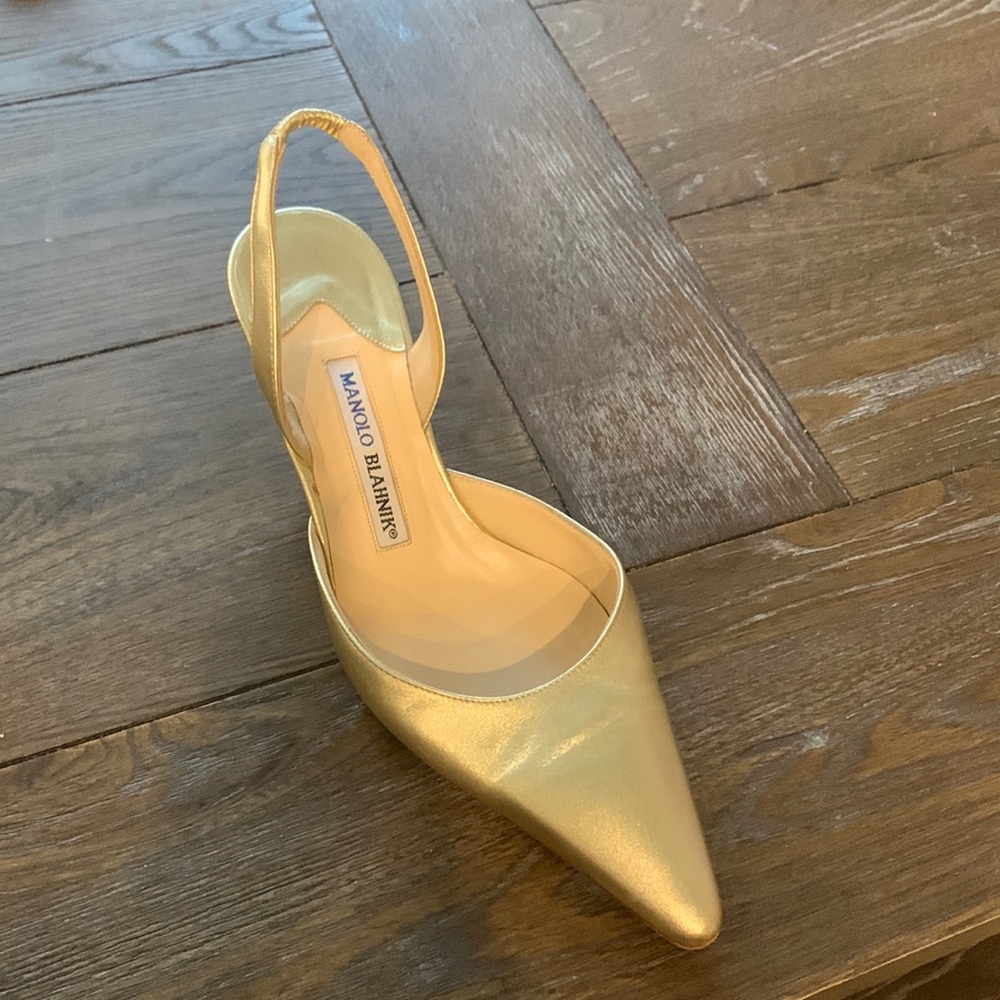Manolo Blahnik Gold pointy shoes